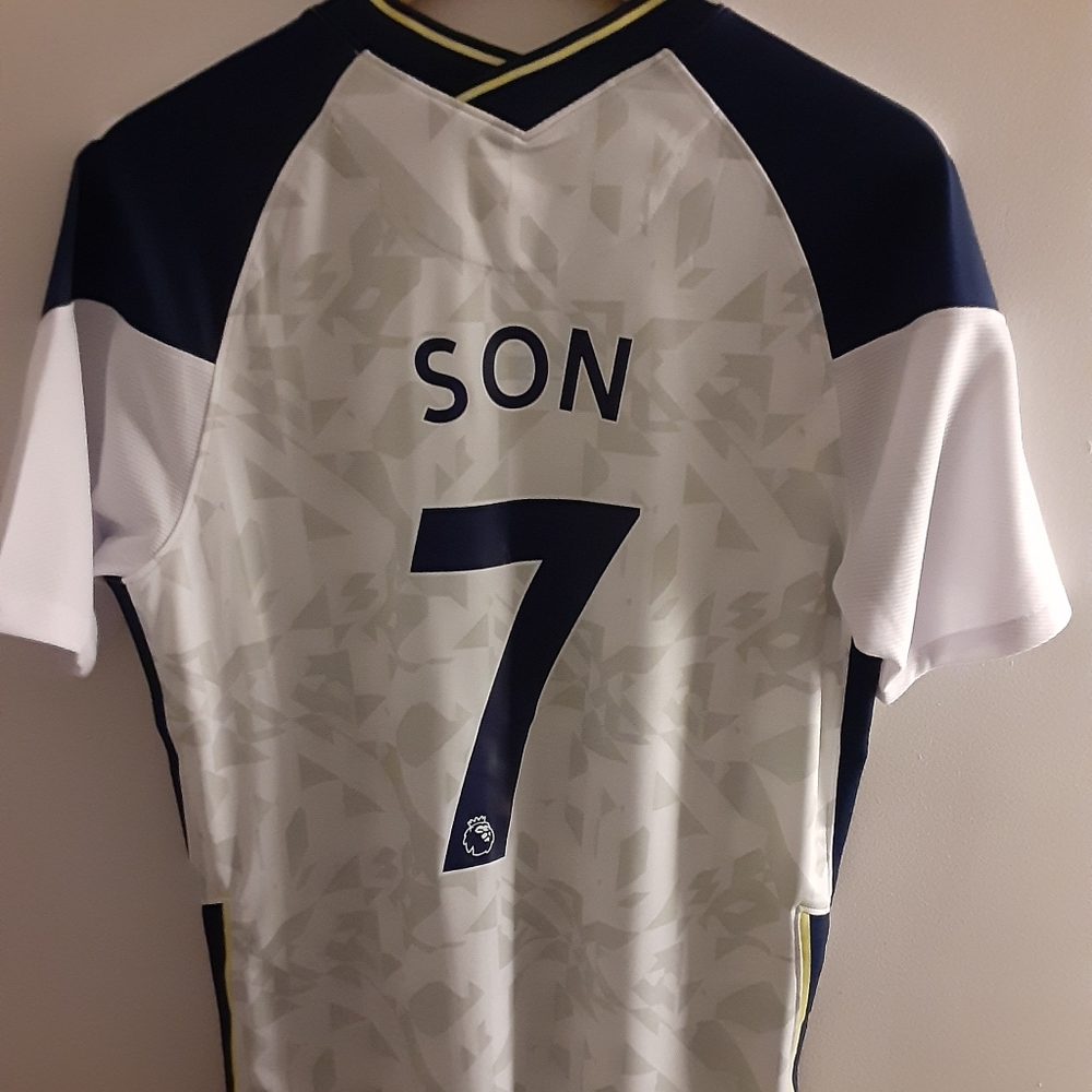 TOTTENHAM HOTSPURS SOCCER JERSEY